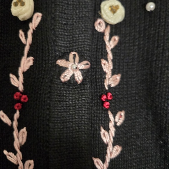 Victoria Jones Embroidered Holiday Button Front Sweater Cardigan Christmas Sz LG - Picture 5 of 8